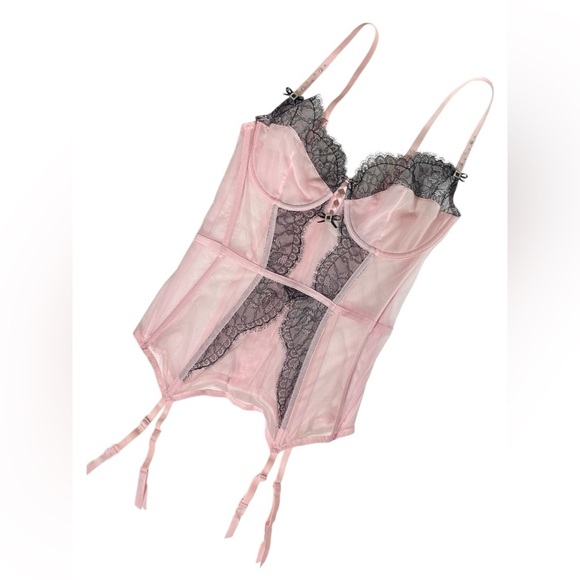 Victoria’s Secret Baby Pink & Black Lace Crystal Detail Corset Top Size 34D - Picture 6 of 8
